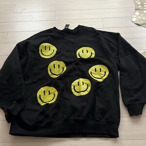 Smiley Face Crewneck Size L